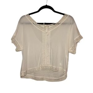 🔸Forever 21 loose white embroidered top